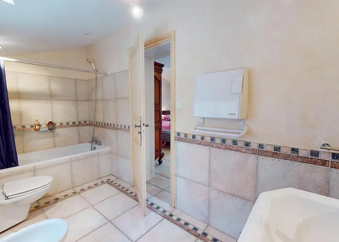 Des Vagues ブルティニョール・シュル・メール